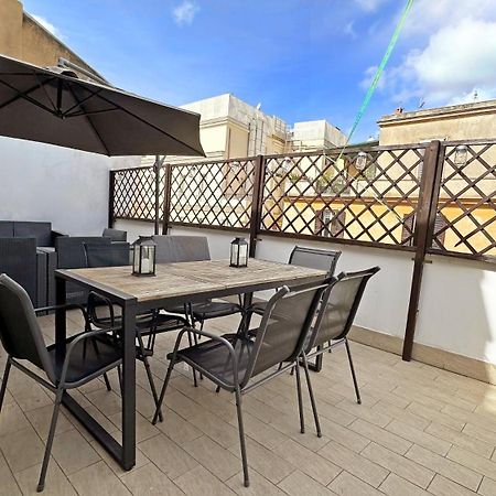 Rome Apartment With Terrace Autonomous ภายนอก รูปภาพ